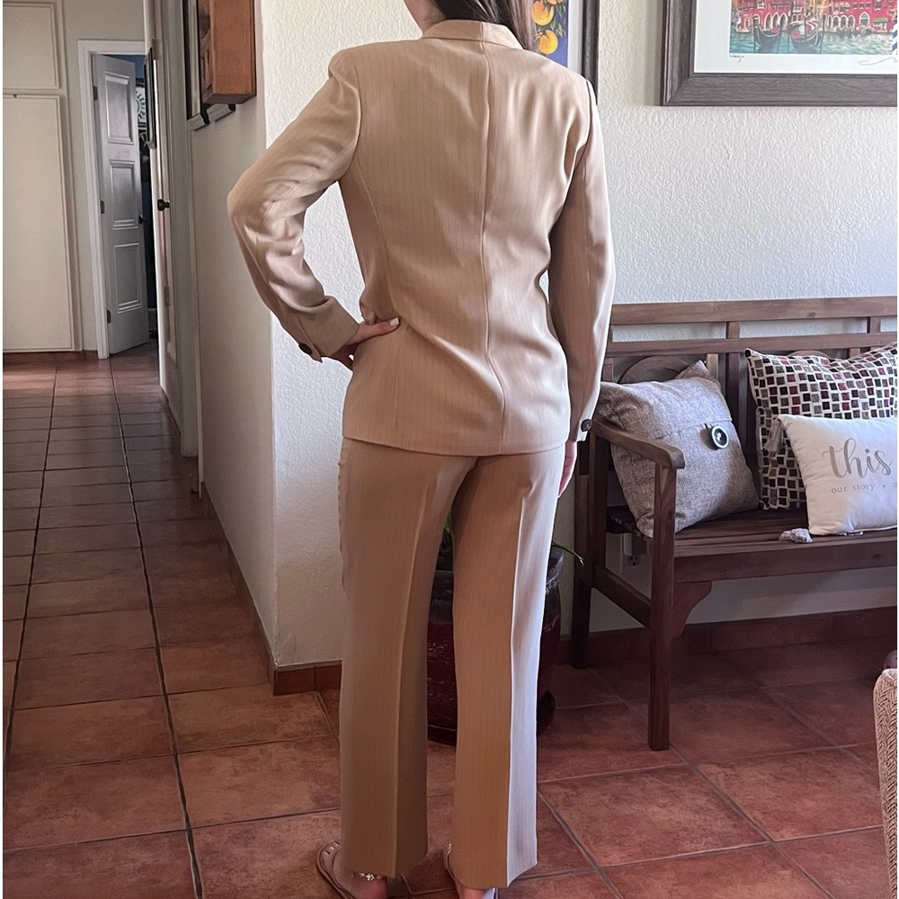 Jones New York Suit Petite One-Button Blazer. Size 6P, Tan with Black Stripes - Picture 7 of 16